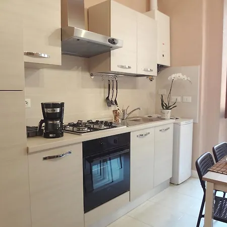 Coliseum Апартаменты Рим